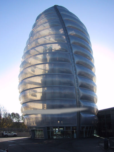 Full-dome voice-over scriptwriter: the transparent tower at Leicester's National Space Centre